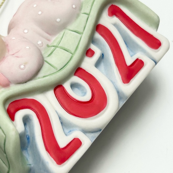 🌨️❄️🔴Precious Moments - Baby’s 1st Christmas (2021) Porcelain Ornament - Picture 17 of 17